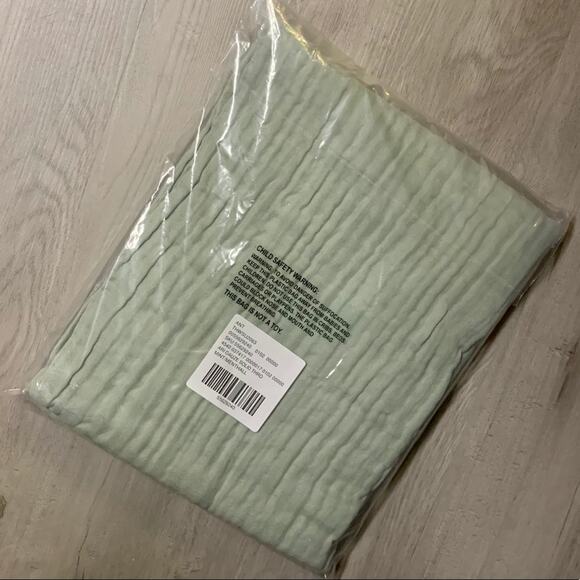 Anthropologie Gauze Throw Blanket in Mint. - Picture 5 of 5